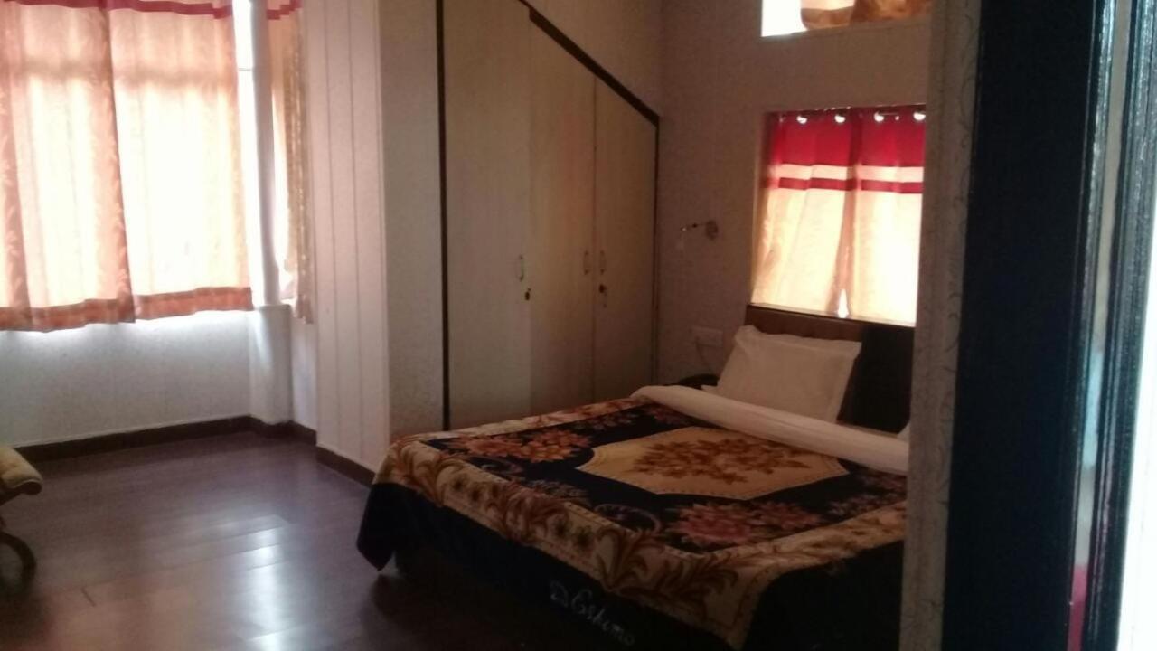 Hotel Manu Vinod Dharamshala Exteriör bild